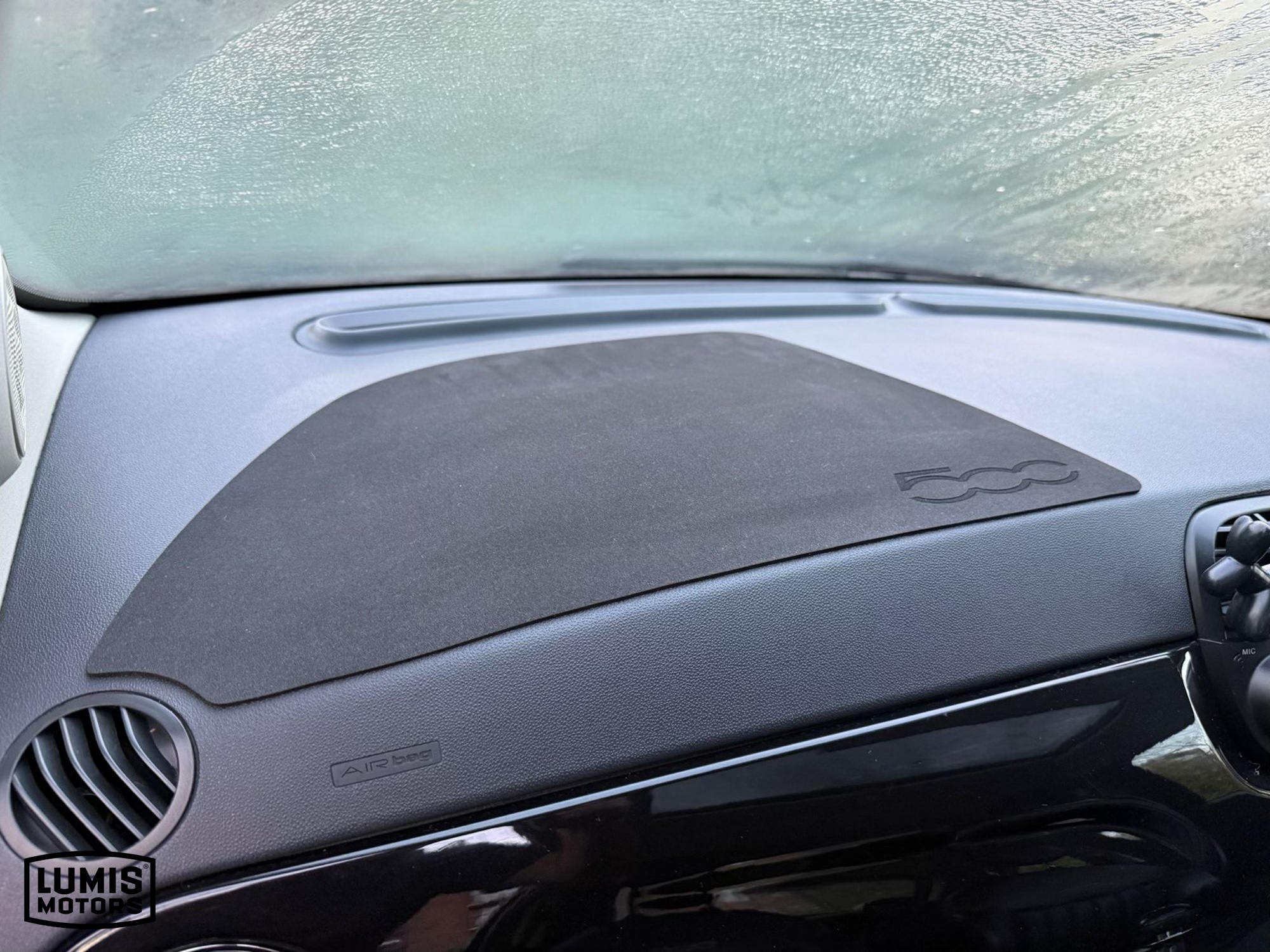 Black neoprene dashboard protection cover Fiat 500 interior